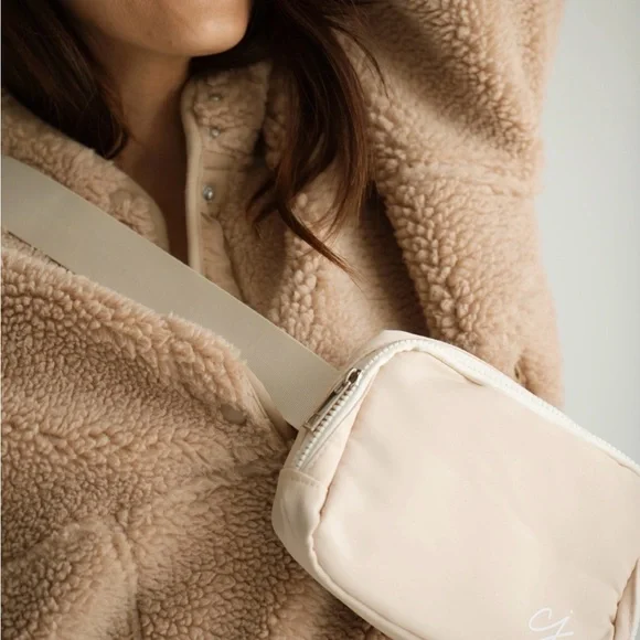 CJLA Carly Jean Los Angeles Belt Bag Fanny Pack Travel - Picture 5 of 12